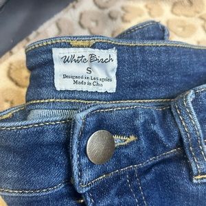 White birch skinny denim midrise super cute. Like new
